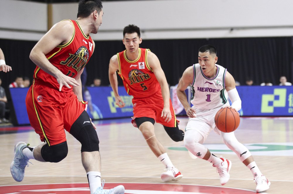 风云突变西汉姆今晨绝杀压哨;CBA常规赛版图或变;赛场秩序良好;年轻球员得到机会(cba队员本场被驱逐下场自动停赛) 风云突变西汉姆今晨绝杀压哨;CBA常规赛版图或变;赛场秩序良好;年轻球员得到机会(cba队员本场被驱逐下场自动停赛)