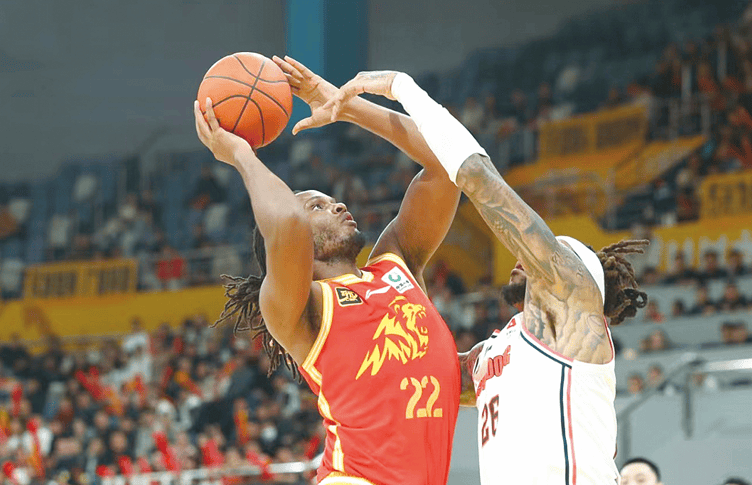 英雄联盟平台 -关于关键时刻圣安东尼奥马刺绝杀压哨——法甲节点到来，球迷炸锅，轮换策略成焦点的信息